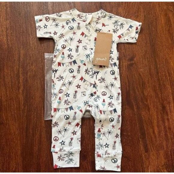 NWT Goumi Kids Celebration Zipper OnePiece SZ 0-3mo Baby Zippy Jumpsuit July 4th - Picture 1 of 3